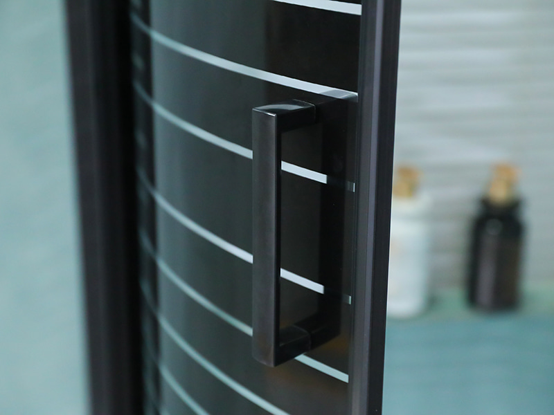 SE Douchewand van gehard glas met zwart aluminium frame SE Douchewand van gehard glas met zwart aluminium frame