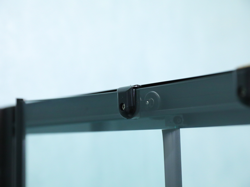 SE Douchewand van gehard glas met zwart aluminium frame SE Douchewand van gehard glas met zwart aluminium frame