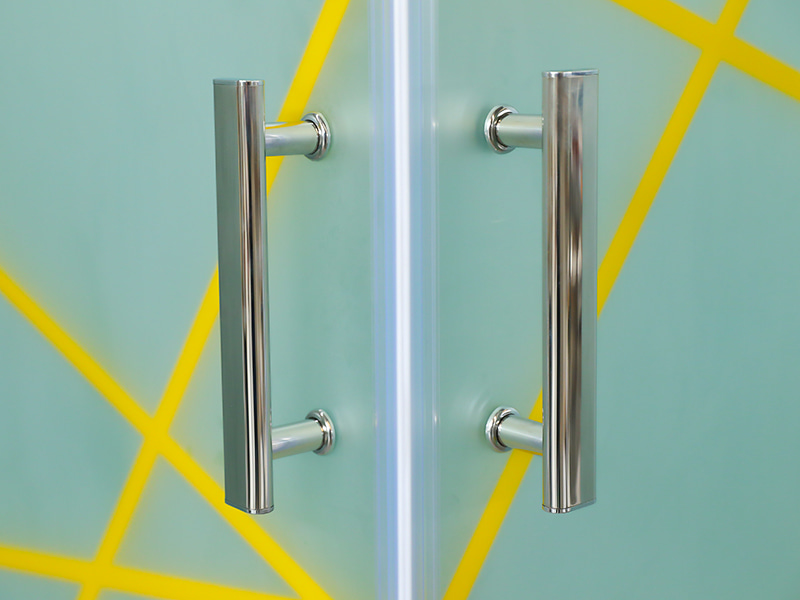 RE Glijdende douchecabine, mat gehard glas met opdruk, goudkleurig aluminium profiel, handgreep met dubbele gaten, met lade RE Glijdende douchecabine, mat gehard glas met opdruk, goudkleurig aluminium profiel, handgreep met dubbele gaten, met lade