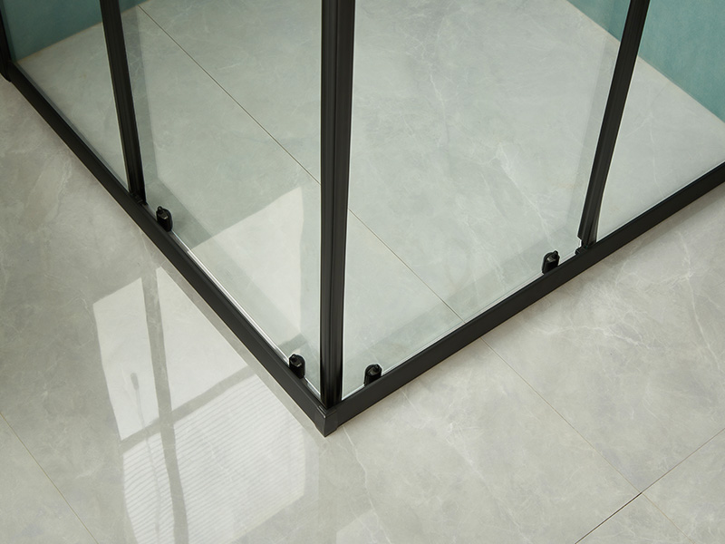 SQ verschuifbare douchewand, helder gehard glas, zwart aluminium profiel, handgreep met dubbele gaten, met lade SQ verschuifbare douchewand, helder gehard glas, zwart aluminium profiel, handgreep met dubbele gaten, met lade