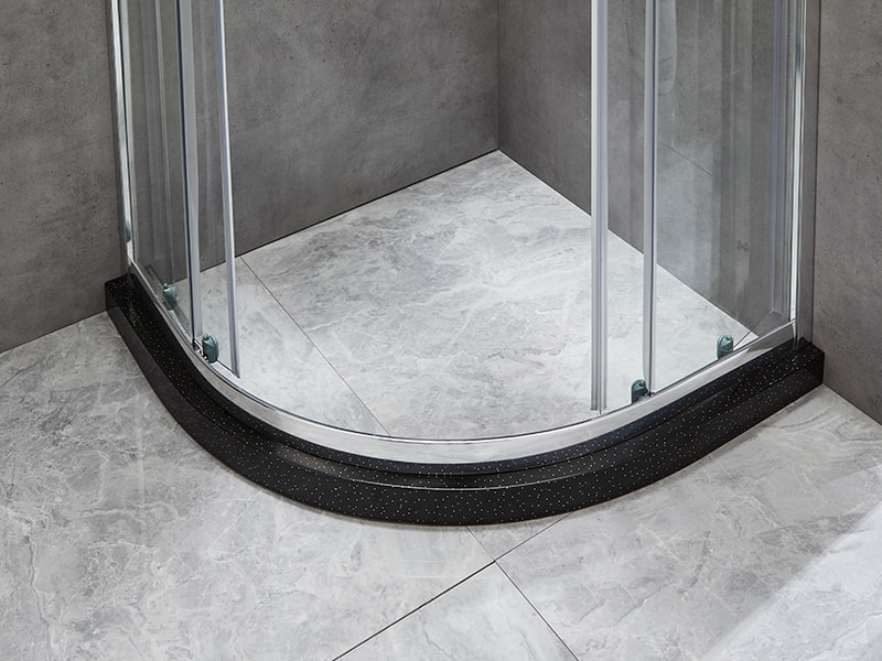 SE verschuifbare douchewand, helder gehard glas, chroomaluminium profiel, handgreep met dubbele gaten, zonder lade SE verschuifbare douchewand, helder gehard glas, chroomaluminium profiel, handgreep met dubbele gaten, zonder lade