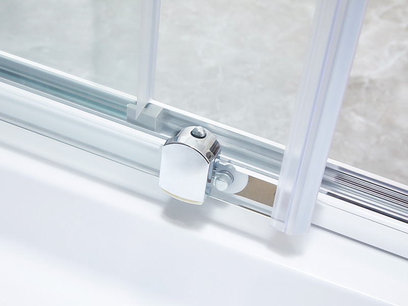 SQ Glijdende douchewand van helder gehard glas, met lade SQ Glijdende douchewand van helder gehard glas, met lade