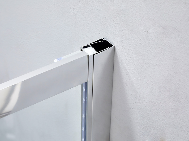 SQ Glijdende douchewand van helder gehard glas, met lade SQ Glijdende douchewand van helder gehard glas, met lade