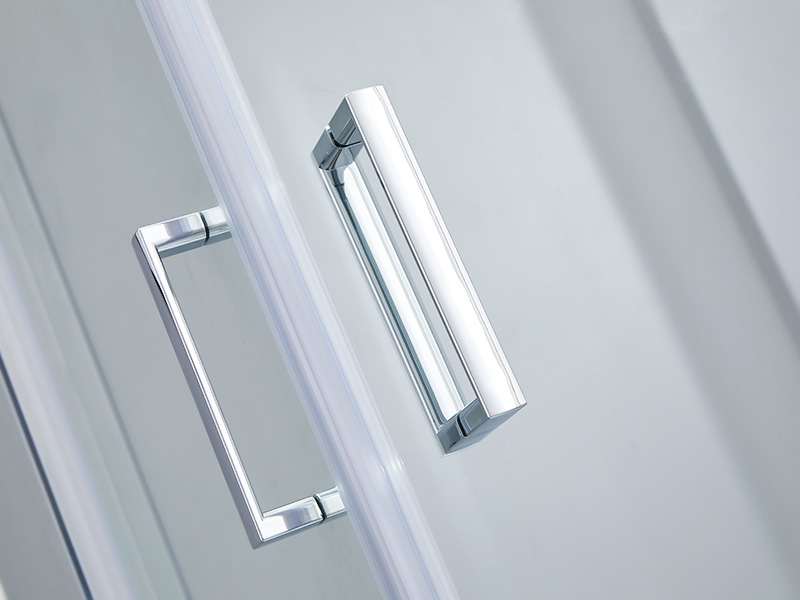 SQ Glijdende douchewand van helder gehard glas, met lade SQ Glijdende douchewand van helder gehard glas, met lade